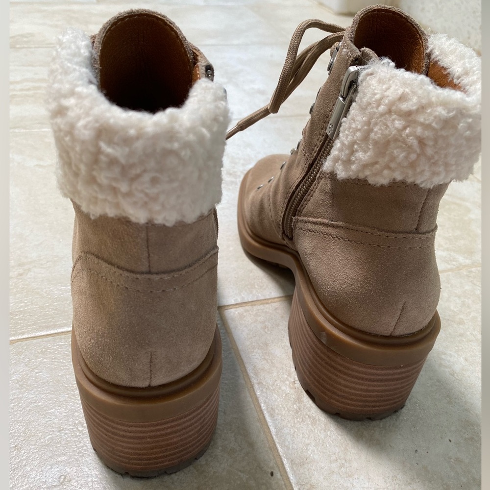 Lucky Brand Demia lace up boot, size 5 - Picture 5 of 6